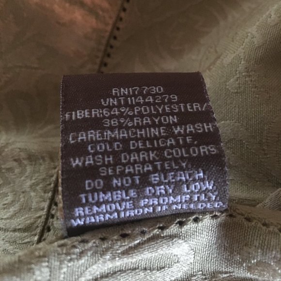 Fieldcrest Luxury Gold Jacquard Table Cloth - Picture 4 of 5